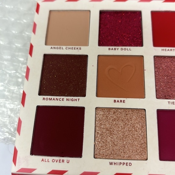 Beauty Creations Vintage Romance Eyeshadow Palette - Picture 6 of 7